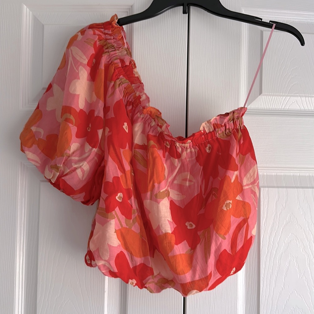 ASTR The Label Atlanta Floral One Shoulder Top Size S